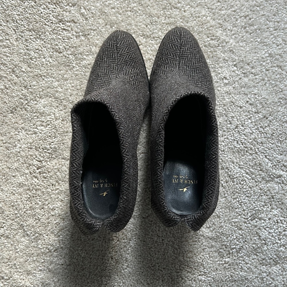 Finch & Ivy Tweed Ankle Slip on Booties- size 8